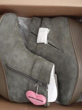 Skechers Suede Memory Foam Boots